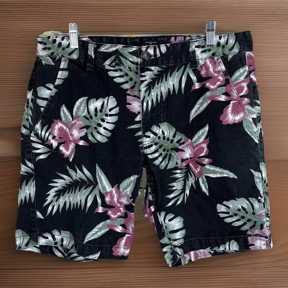 Sunday Work Clothes Bermuda Shorts Mens Size 34 Hawaiian Print Black Floral